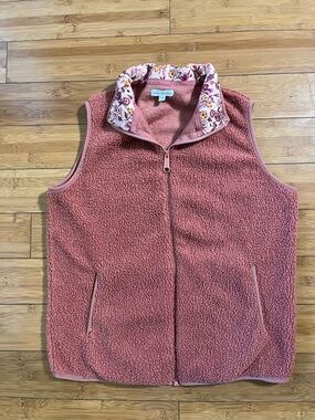 Vera Bradley Dusty Rose Sherpa Vest with Quilted Floral Print Collar Cottagecore